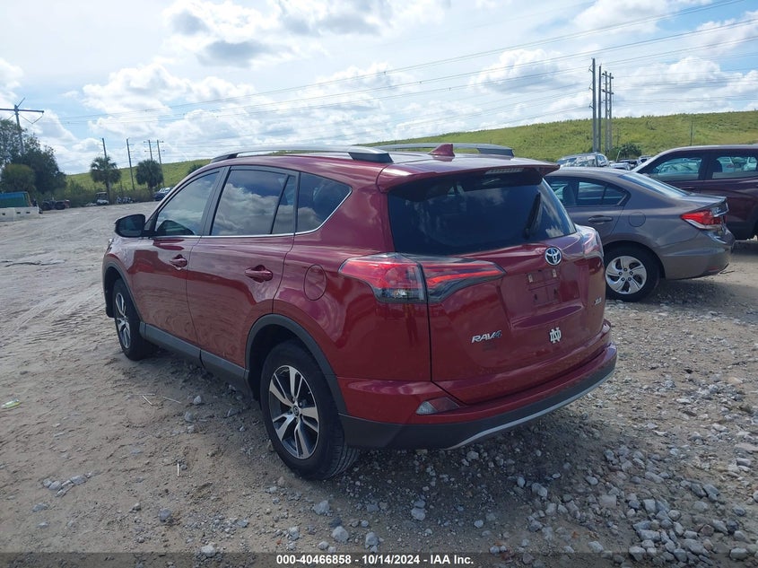 VIN 2T3WFREV7JW497658 2018 TOYOTA RAV4 XLE