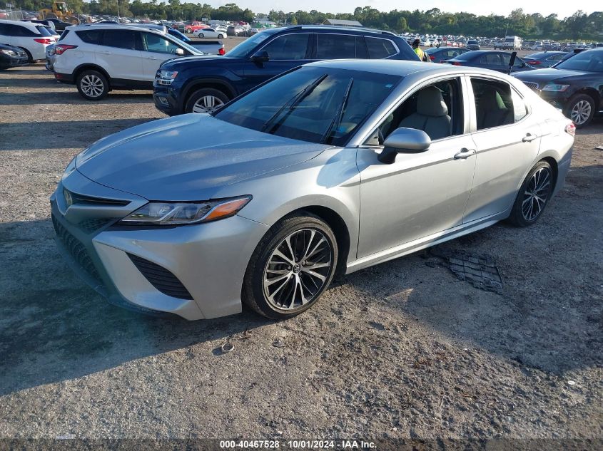 4T1B11HK7JU127058 2018 TOYOTA CAMRY - Image 2