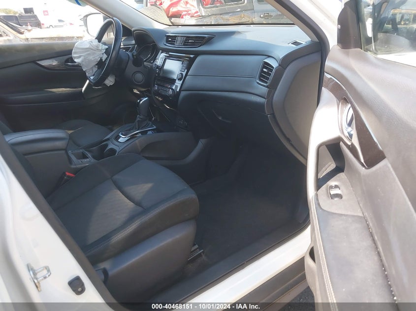 VIN JN8AT2MT4KW260093 2019 NISSAN ROGUE SV