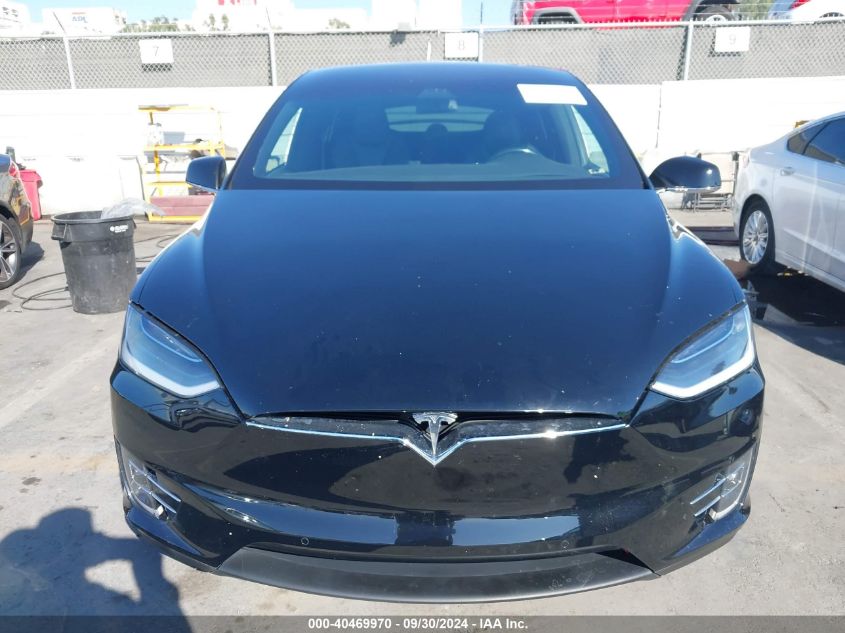 2018 Tesla Model X 100D/75D/P100D VIN: 5YJXCDE21JF087157 Lot: 40469970