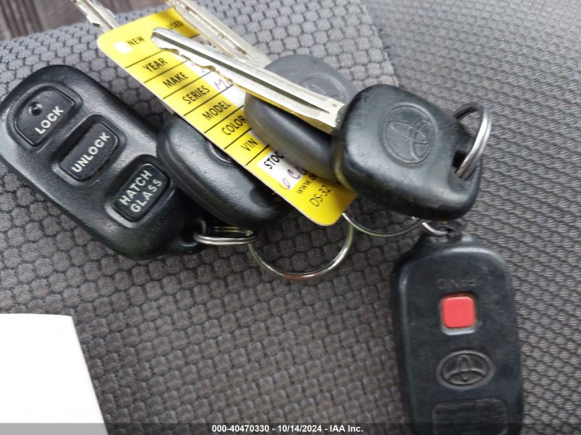 2006 Toyota Matrix Xr VIN: 2T1KR30E96C610568 Lot: 40470330