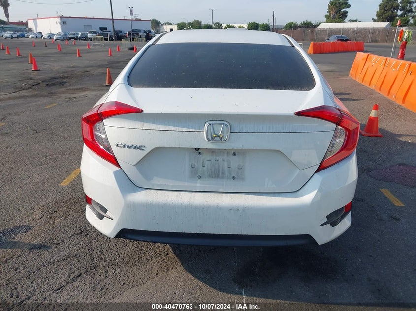 VIN 2HGFC2F59JH555933 2018 HONDA CIVIC LX