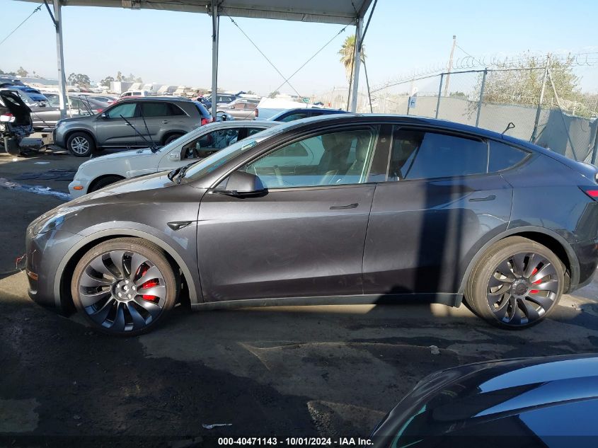 7SAYGDEF7RF104408 2024 Tesla Model Y