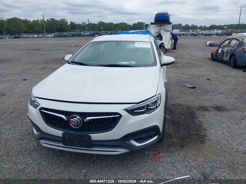 W04GV8SX5J1135280 2018 Buick Regal Tourx Essence