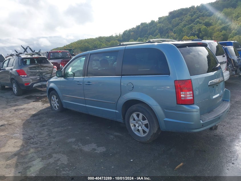 Vin: 2a4rr5d11ar176070, lot: 40961982, chrysler town & country touring 20103