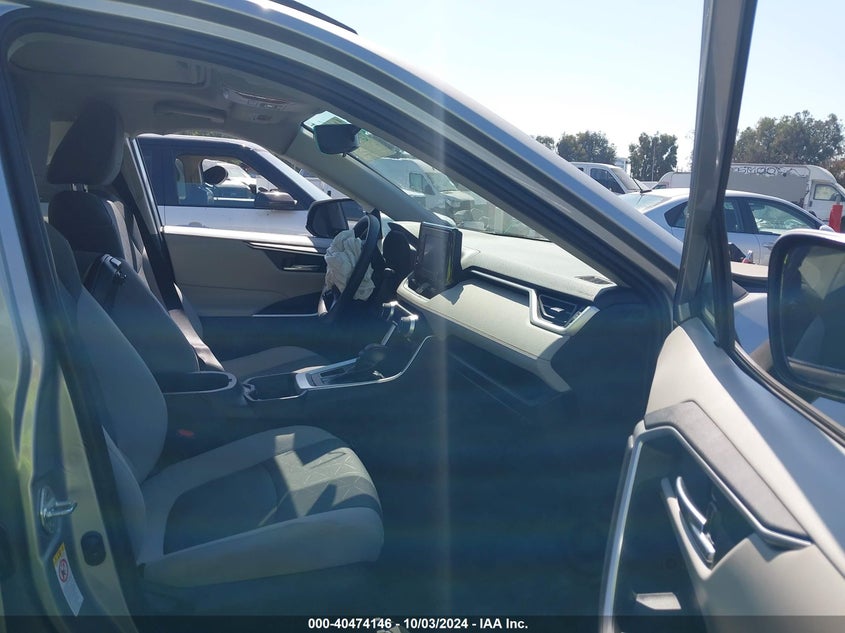 VIN 2T3W1RFV6KW017236 2019 TOYOTA RAV4 XLE