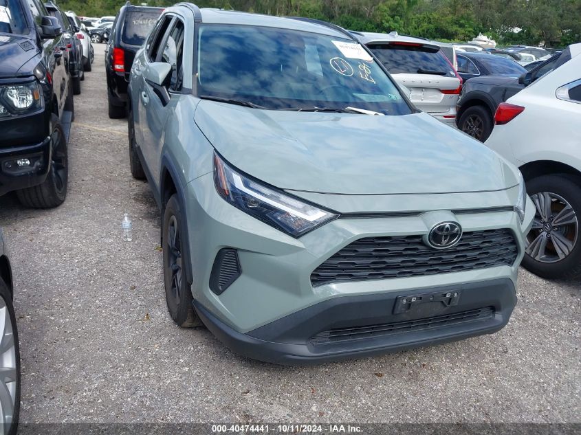 2022 Toyota RAV4, Xle