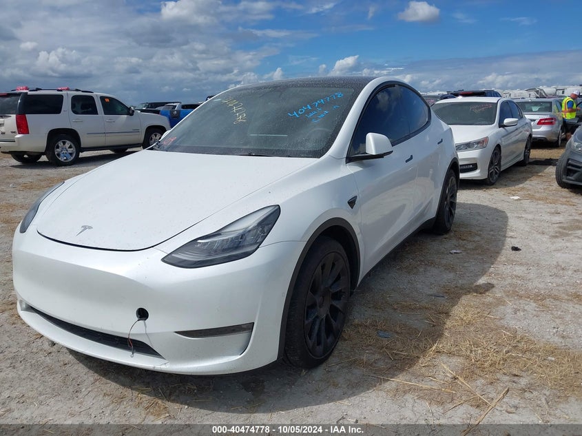 VIN 7SAYGDEE8NF401172 2022 TESLA MODEL Y