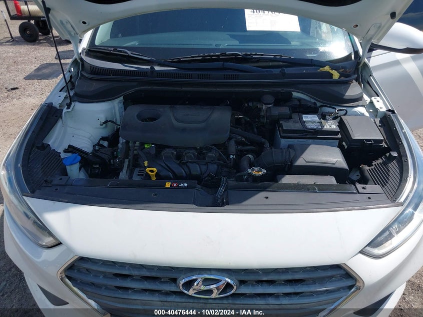 VIN 3KPC24A32JE014983 2018 HYUNDAI ACCENT SE