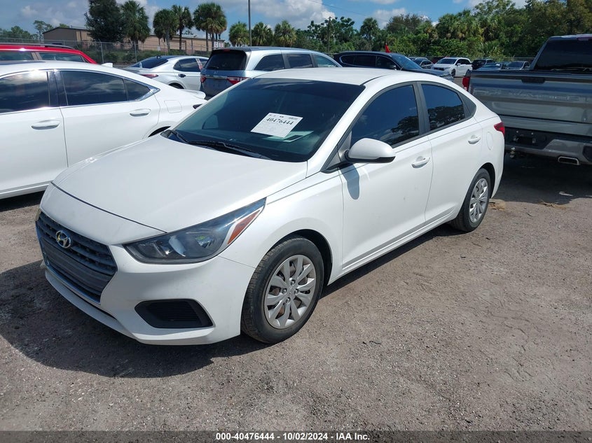 VIN 3KPC24A32JE014983 2018 HYUNDAI ACCENT SE