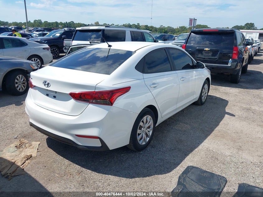 VIN 3KPC24A32JE014983 2018 HYUNDAI ACCENT SE