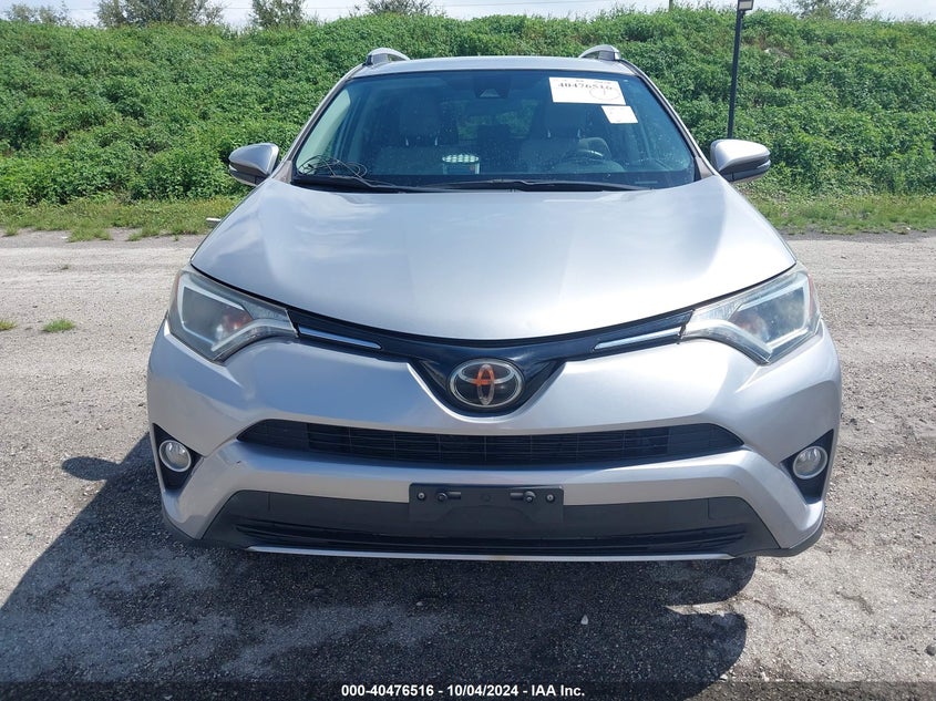 VIN 2T3WFREV3JW410158 2018 TOYOTA RAV4 XLE
