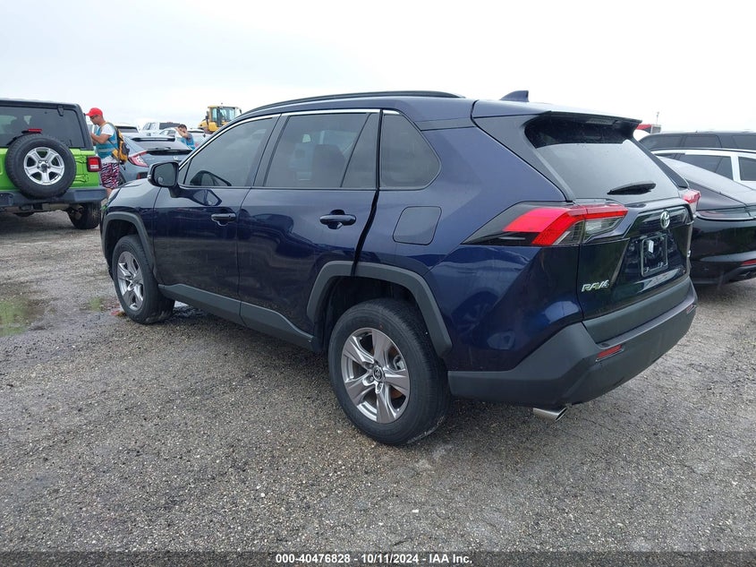 VIN 2T3W1RFV7NW215604 2022 TOYOTA RAV4 XLE
