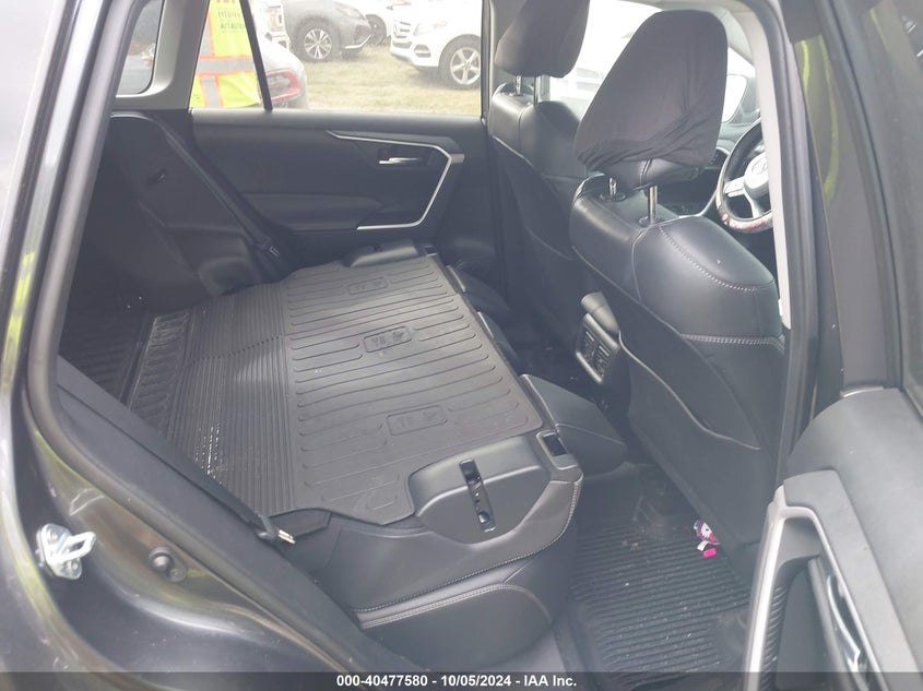 VIN 2T3A1RFVXLC072592 2020 TOYOTA RAV4 XLE PREMIUM