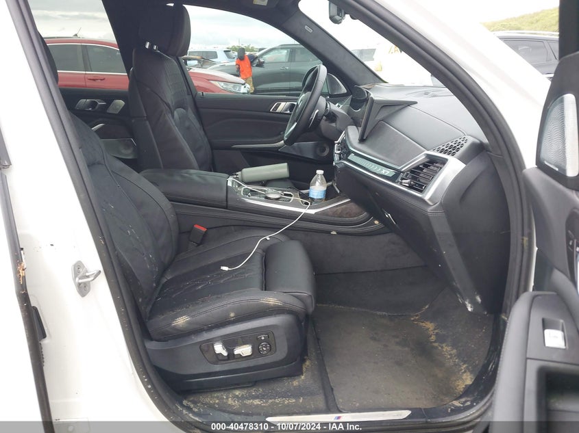 2025 BMW X7(VIN: 5UX23EM04S9X36055