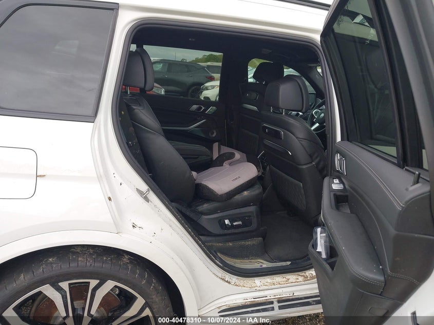 2025 BMW X7(VIN: 5UX23EM04S9X36055