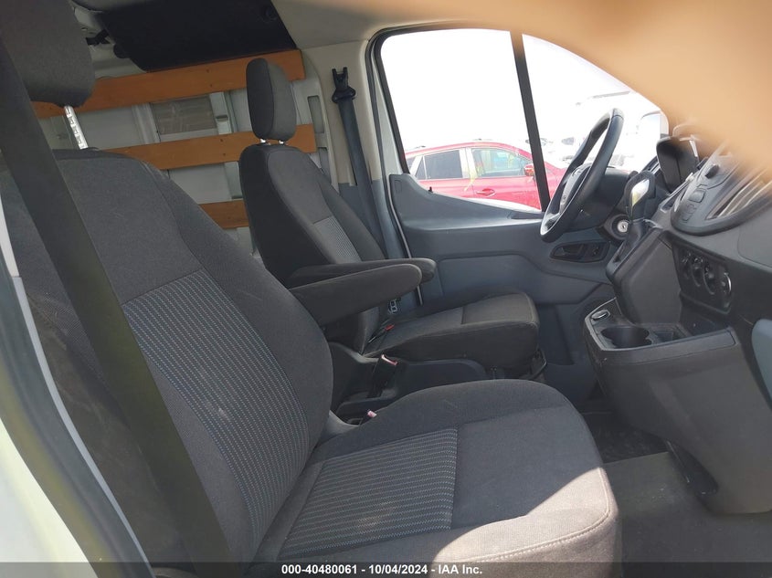 VIN 1FTYR1ZM7HKB28868 2017 FORD TRANSIT-250