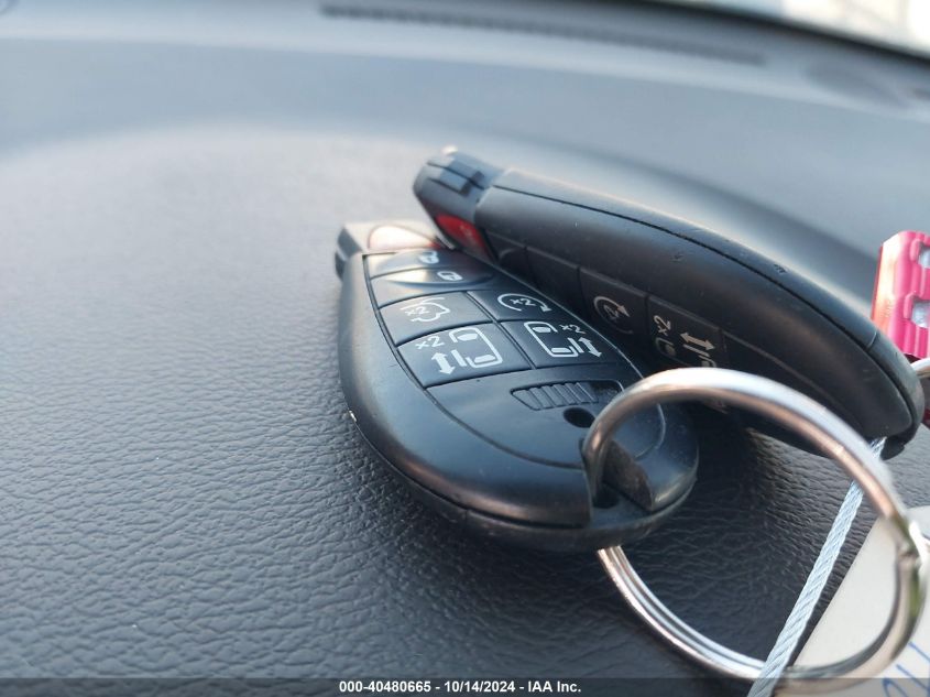 2015 Chrysler Town & Country Touring-L VIN: 2C4RC1CG9FR547053 Lot: 40480665