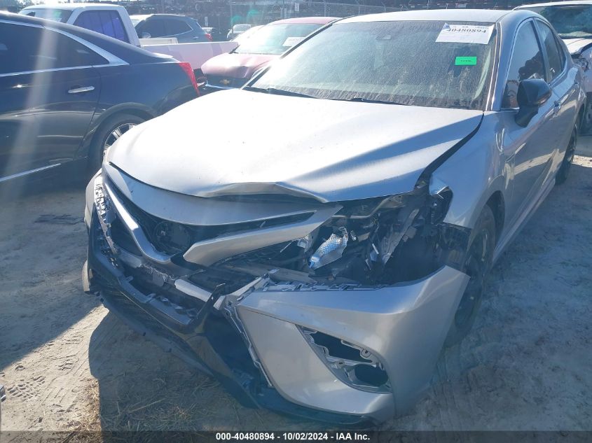 4T1B11HK2JU615477 2018 Toyota Camry Se