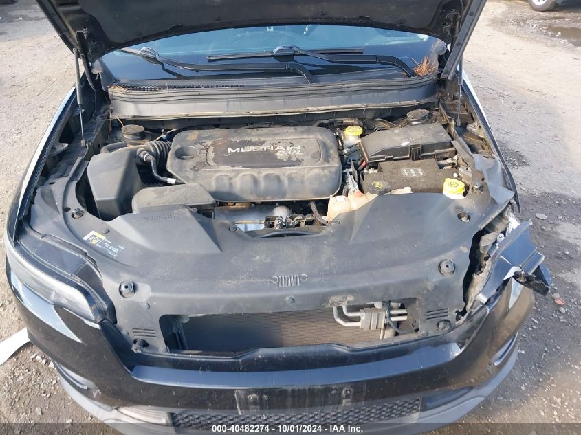 1C4PJMLB4KD199288 2019 Jeep Cherokee Latitude Plus 4X4