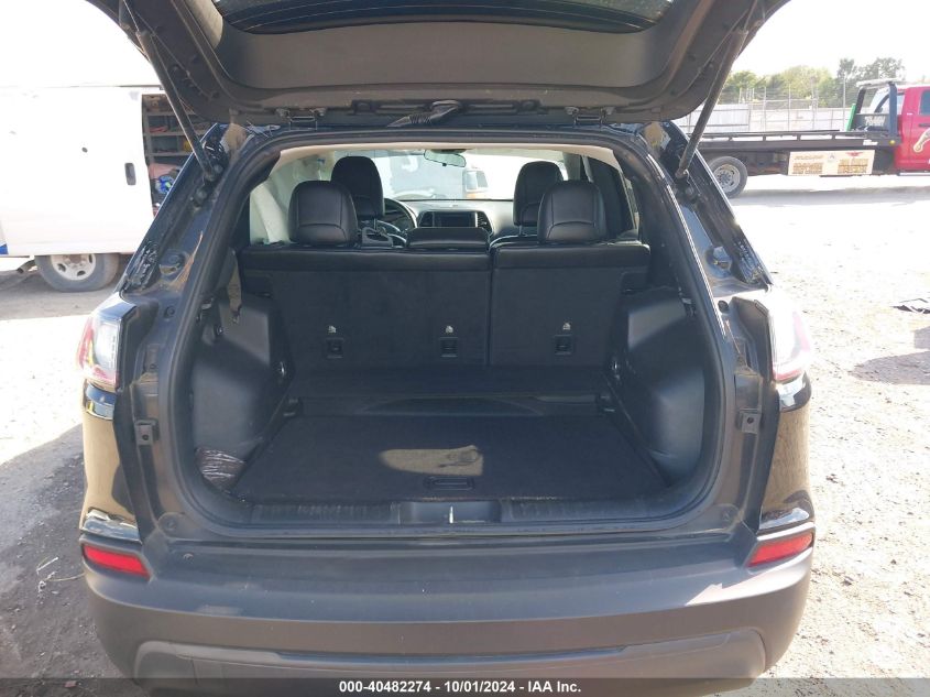 1C4PJMLB4KD199288 2019 Jeep Cherokee Latitude Plus 4X4