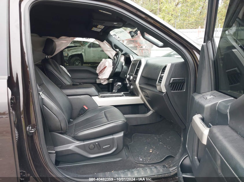 VIN 1FTEW1EPXKFC13098 2019 FORD F-150 LARIAT