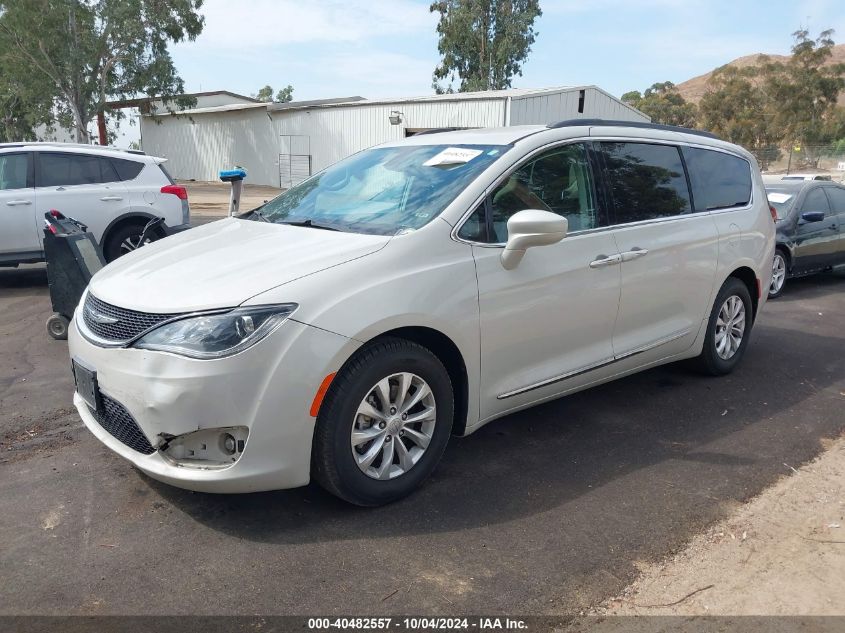 2C4RC1BG7HR794141 2017 CHRYSLER PACIFICA - Image 2