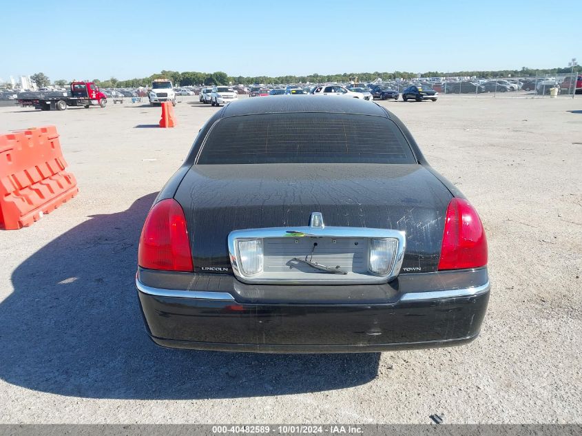 2011 Lincoln Town Car Signature Limited VIN: 2LNBL8CV3BX758095 Lot: 40482589