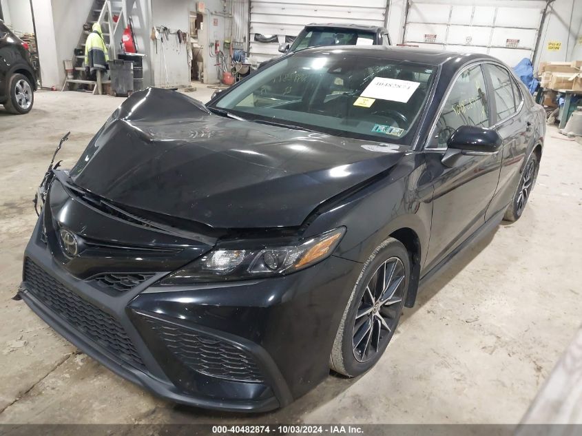 4T1T11AK3NU652767 2022 TOYOTA CAMRY - Image 2