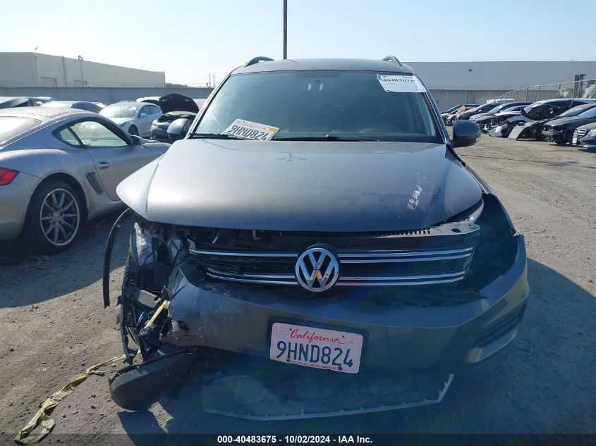 2018 Volkswagen Tiguan Limited 2.0T VIN: WVGAV7AX8JK004695 Lot: 40483675