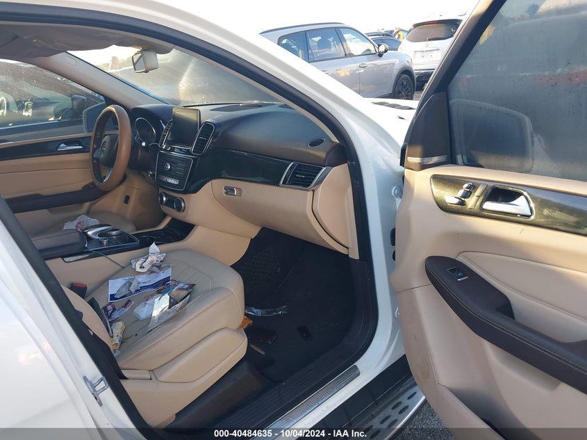 Image 5 of 2017 Mercedes-Benz GLE  salvage vehicle - Lot #40484635 at IAAI
