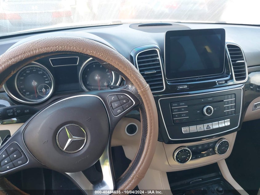 Image 7 of 2017 Mercedes-Benz GLE  salvage vehicle - Lot #40484635 at IAAI
