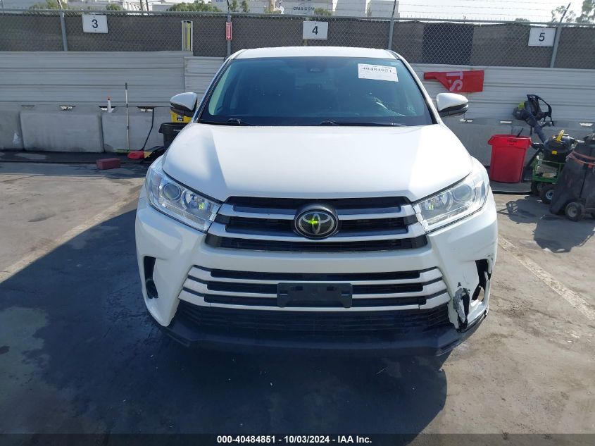 5TDZARFH2JS038432 2018 Toyota Highlander Le