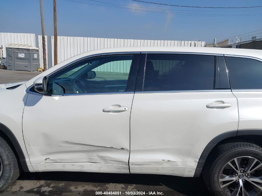 5TDZARFH2JS038432 2018 Toyota Highlander Le