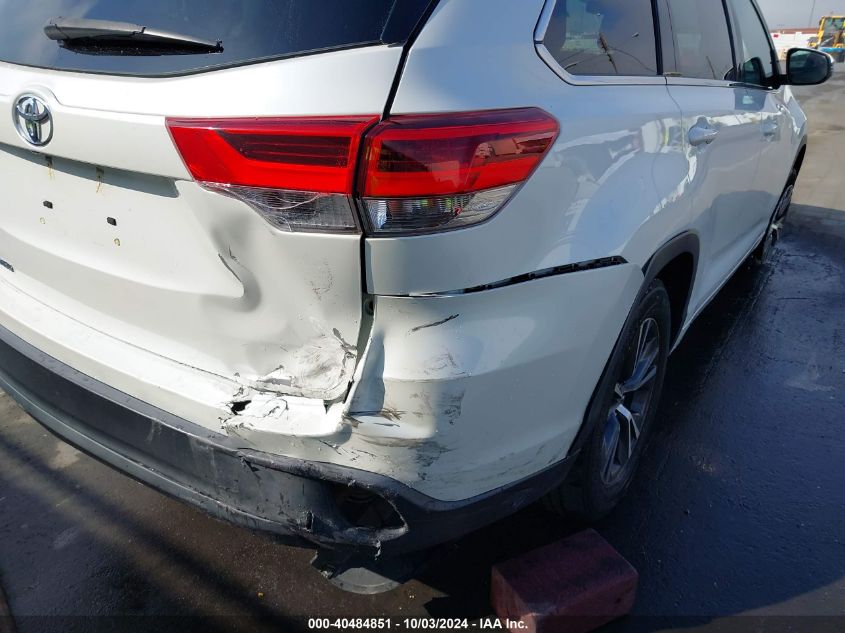 5TDZARFH2JS038432 2018 Toyota Highlander Le