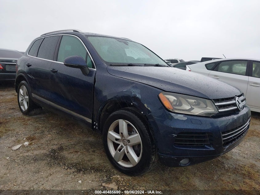 2014 VOLKSWAGEN TOUAREG TDI LUX - WVGEP9BP0ED007705