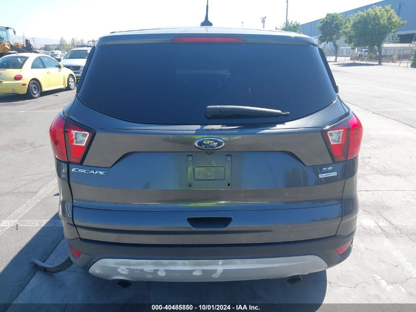 1FMCU0GD5KUC06061 2019 Ford Escape Se