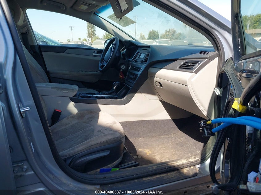 VIN 5NPE24AF0HH577961 2017 HYUNDAI SONATA