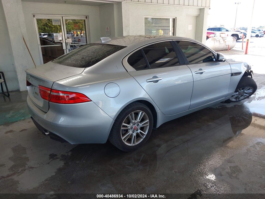 VIN SAJAD4BG7HA955136 2017 JAGUAR XE 25T PREMIUM