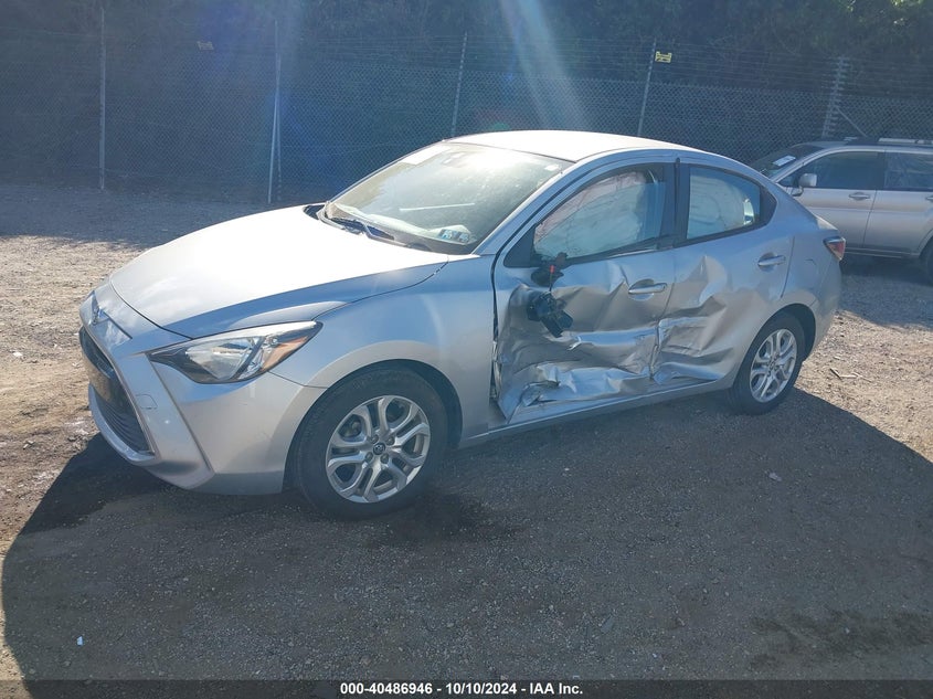 VIN 3MYDLBYV1JY301115 2018 TOYOTA YARIS IA
