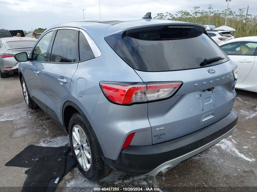 VIN 1FMCU0G66NUB92483 2022 FORD ESCAPE SE