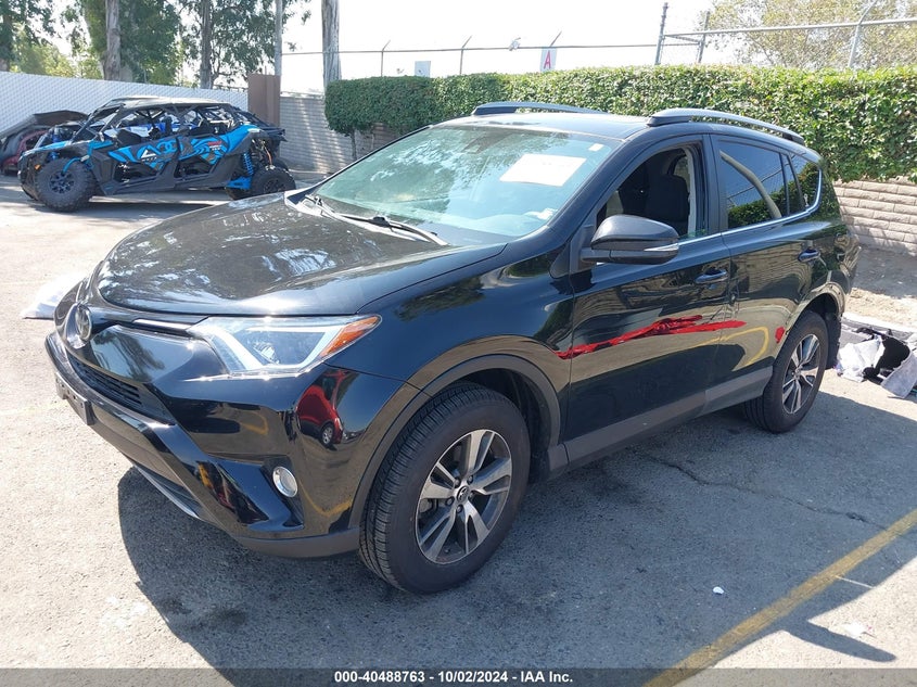 VIN 2T3WFREV3JW420432 2018 TOYOTA RAV4 XLE