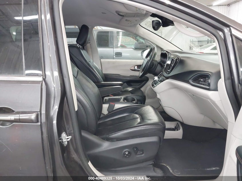 VIN 2C4RC1EG9HR788899 2017 CHRYSLER PACIFICA TOURING-L PLUS