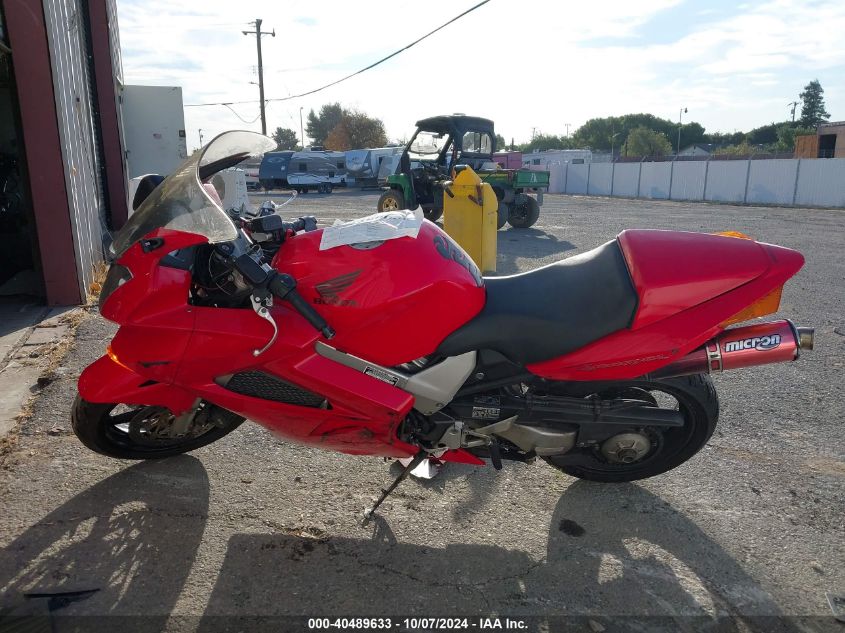 JH2RC46182M401496 2002 Honda Vfr800