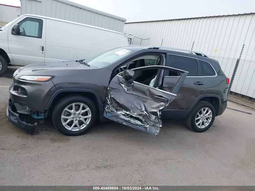 1C4PJLCB8HW603989 2017 Jeep Cherokee Latitude Fwd