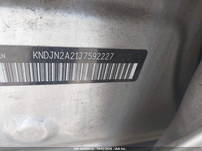 KNDJN2A21J7592227 2018 Kia Soul