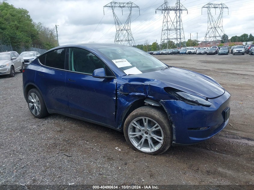2023 TESLA MODEL Y  (VIN: 7SAYGDEE9PF685253)