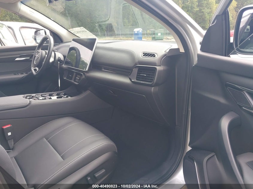 VIN RLLV1AEB5PH002749 2023 VINFAST VF 8 ECO