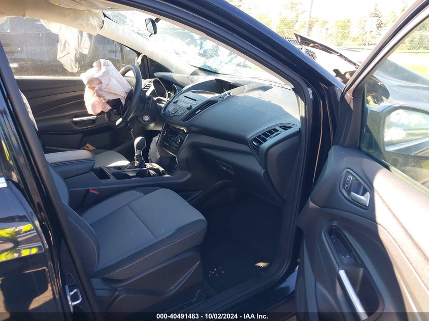 VIN 1FMCU9GD9HUE18474 2017 FORD ESCAPE SE