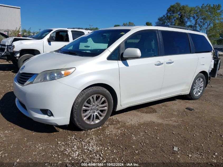 5TDYK3DC7GS718154 2016 TOYOTA SIENNA - Image 2